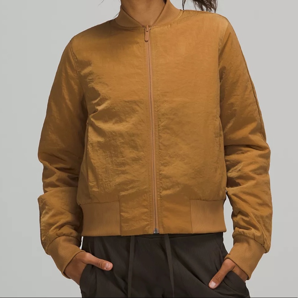 Lululemon non-stop bomber